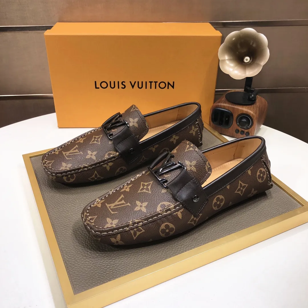 Men's men's shoes 💰420💰 [LV Doudou shoes] (water-dyed cowhide lining) new model is on the market, available on the official website. The new Doudou shoes are processed into single-color materials, and the uppers are made of imported cowhide material. The body of the shoe is fully hemmed with mark thread, and is lined with imported original cowhide leather. The elegant shoe shape is super suitable for all-matching, and the size is 38-44.